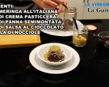 Delizioso semifreddo al cioccolato guarnito con granella di nocciole, pronto per essere gustato.